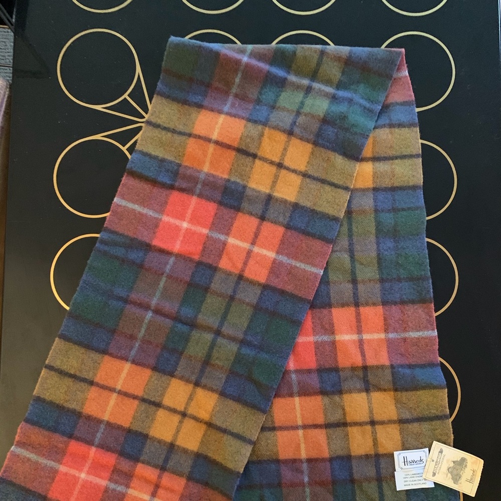 Harrods of London 100 % Lamb’s Wool Scarf